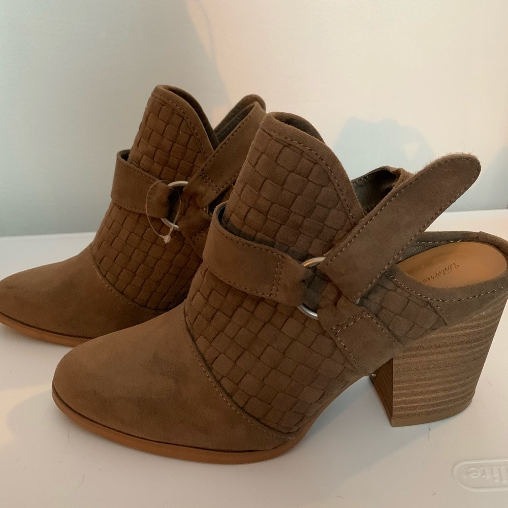 Universal Threads Strap Heel Booties - 7.5 - Taupe - image 1